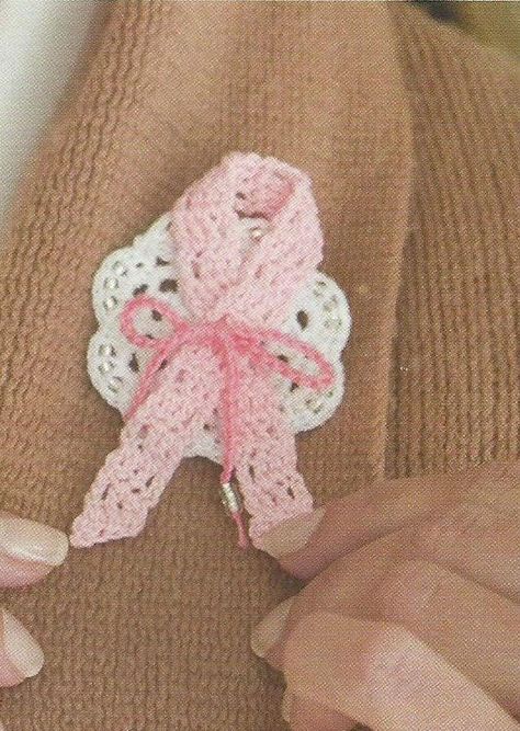 Crochet Adorable Brooch Crochet Awareness Ribbon Pattern, Crochet Brooch Pattern Free, Crochet Brooch Pattern, Pink Bookmark, Brooch Pattern, Ribbon Cross, Crochet Topper, Crochet Baby Projects, Pattern For Crochet