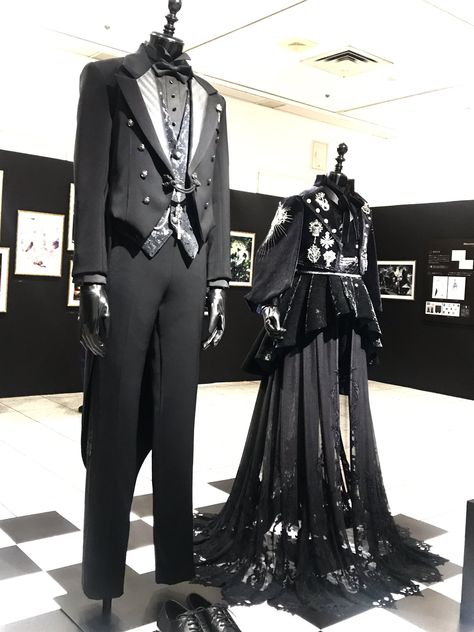 Fantasy Butler Outfit, Butler Outfit Designs, Undertaker Outfit, Butler Fashion, Butler Outfit, Ciel Phantomhive Cosplay, Black Butler Anime, Butler Anime, Fantasias Halloween