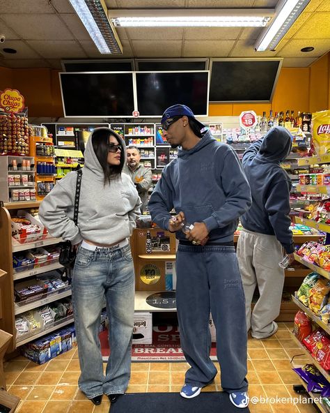 Streetwear Fashion Couple, Couple Outfits Streetwear, Couples Streetwear, Streetwear Fashion Baggy, Outfits Hoodie, Couple Streetwear, Streetwear Couple, Inspiration Photoshoot, Fashion Baggy