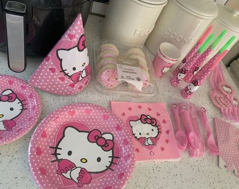 Hello Kitty My Melody Birthday Theme, Hello Kitty Birthday Party Ideas Decoration, Hello Kitty Sleepover, Hello Kitty Picnic, Hello Kitty Birthday Party Decorations, Hello Kitty Birthday Decorations, Hello Kitty Birthday Party Ideas, Hello Kitty Birthday Theme, Hello Kitty Theme Party