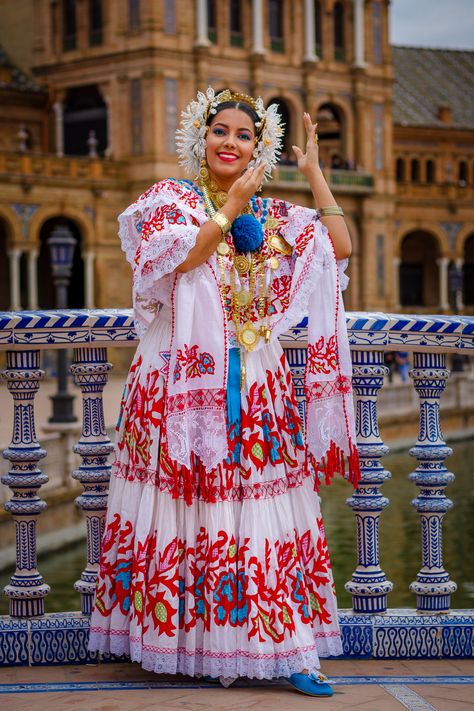 The Pollera - Traditional Dress of Panamanian Women Panamanian Clothes, Panamanian Women, Cultural Costumes, Folkloric Dress, Industrial Fabric, Culture Clothing, Women Crafts, National Costume, Perfectly Timed Photos