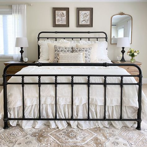 Simple Summer Bedroom Decorating: Tips and Ideas – Wesley Allen European Farmhouse Style, Farmhouse Style Bedroom, Cal King Headboard, Bedroom Decorating Tips, Farmhouse Style Bedrooms, Summer Bedroom, Profile Frame, Iron Bed Frame, Cal King Bedding