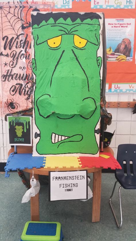 Frankenstein Nose Pick Game, Carnival Party Games, Assisted Living Activities, Fall Carnival, Fun Halloween Games, Carnival Ideas, Festival Games, Halloween Class Party, October Activities