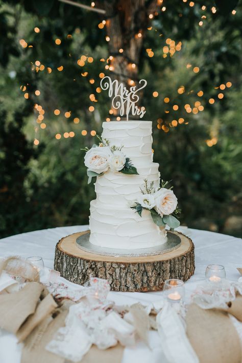 Outdoor Wedding Cakes, Summer Wedding Cake Ideas, Woodsy Wedding Cake, Farmhouse Wedding Cake, Wedding Cake Forest, Summer Wedding Cake, Outdoor Wedding Cake, Western Wedding Cakes, Barn Wedding Cakes