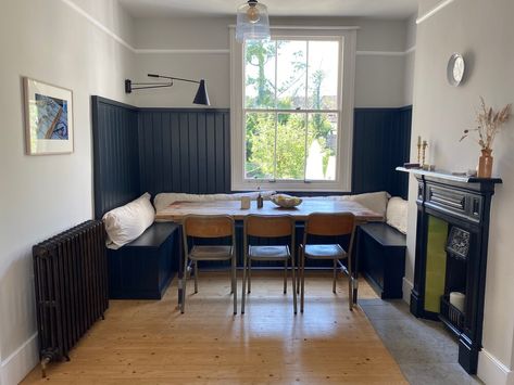 Sussex terraced house with banquette seating and Farrow & Ball palette — Home Stories Kitchen Built In Seating, Kitchen Bench Seat, Small House Decorating Ideas, Chiropractic Office Ideas, Kitchen Corner Bench, Edwardian Terrace, Booth Seating In Kitchen, Lord Jim, Dining Room Nook