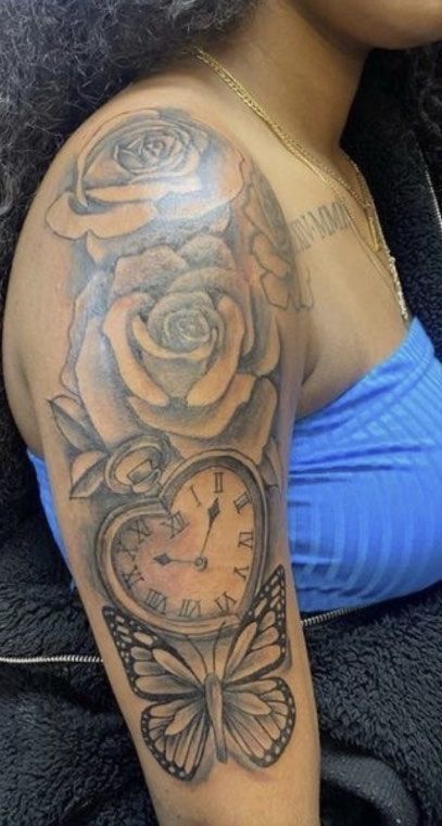 Rose Heart Clock Butterfly Tattoo, Butterfly Shoulder Tattoo Black Women, Clock Tattoo Design Women, Baddie Tats Arm Sleeve, Tatts Ideas, Cute Shoulder Tattoos, Cute Thigh Tattoos, Shoulder Sleeve Tattoos, Arm Sleeve Tattoos For Women