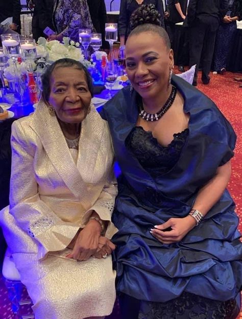 Reverend Dr. Bernice King with her beloved Aunt, Dr. Christine King Ferris. Bernice King, Christine King, Dr Martin Luther King Jr, Dr Martin Luther King, Phenomenal Woman, A King, Martin Luther King Jr, My Father, Martin Luther King