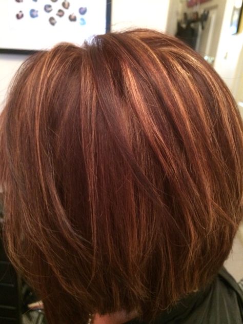 Caramel Tones Hair, Short Auburn Hair With Highlights, Red Hair With Caramel Highlights, Auburn With Highlights, Auburn Hair With Highlights, Red Hair With Highlights, Red Highlights, Hair Color Auburn, Chin Length Hair