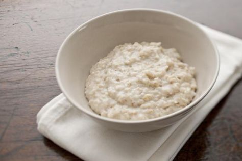 Easy Scottish Porridge in Under 15 Minutes: Bowl of Hearty Porridge Bland Diet Food List, Scottish Porridge, Scottish Oatmeal, Oatmeal Recipes Breakfast, Bland Diet Recipes, Sw Recipes, English Recipes, Bland Diet, British Recipes