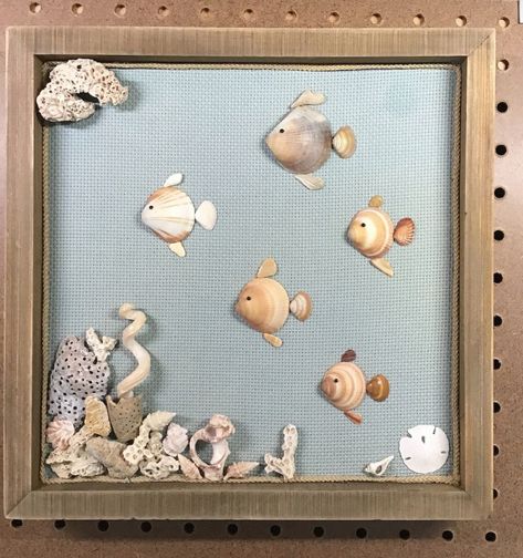 Shell Pictures Ideas, Fish Shell Art, Coastal Decorating Ideas Beach Inspired, Large Shell Crafts, Shell Pictures Ideas Seashells, Cute Craft Gift Ideas, Sea Shell Pictures, Beach Shell Crafts, Shell Canvas Art