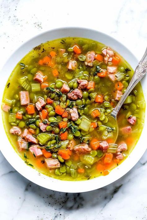 Split Pea Soup with Ham Split Pea Ham Soup, Ham Bone Recipes, Easy Split Pea Soup, Green Split Pea Soup, Split Pea And Ham Soup, Split Pea Soup With Ham, Pea Soup With Ham, Peas Soup, Yellow Split Pea Soup