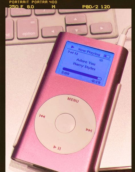 2000s Ipod Aesthetic, Katelyn + Core + Aesthetic, Ipod Aesthetic, Pink Ipod, Joy Aesthetic, Dress Reference, Harry Core, Laptop Camera, Harry Style