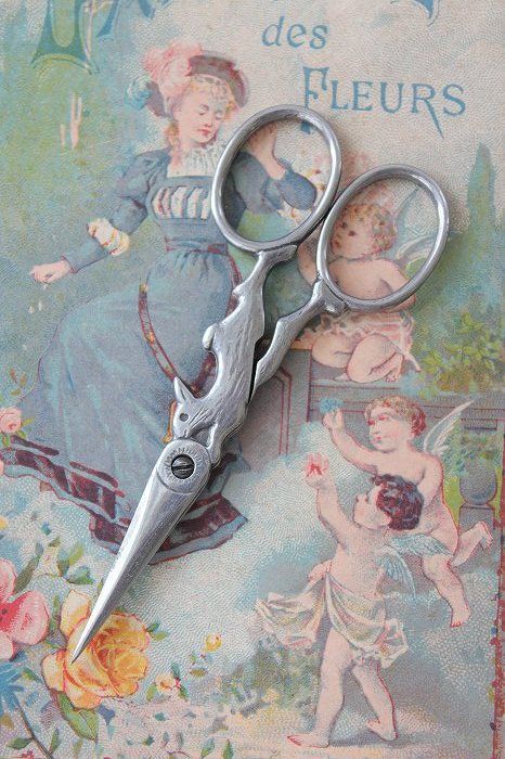 Bunny Scissors Steampunk Scissors, Vintage Scissors, Vintage Sewing Notions, Sewing Scissors, Vintage Sewing Machines, Embroidery Scissors, Vintage Tools, Sewing Items, Easter Rabbit