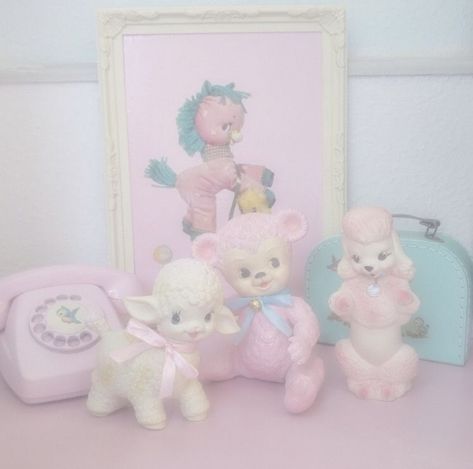 Rushton Dolls Melanie Martinez, Vintage Pastel Aesthetic, Creepy Pink Aesthetic, Rushton Toys, K-12 Melanie Martinez, Y2k Profile Picture, Doll Plushies, Pity Party, Pastel Room