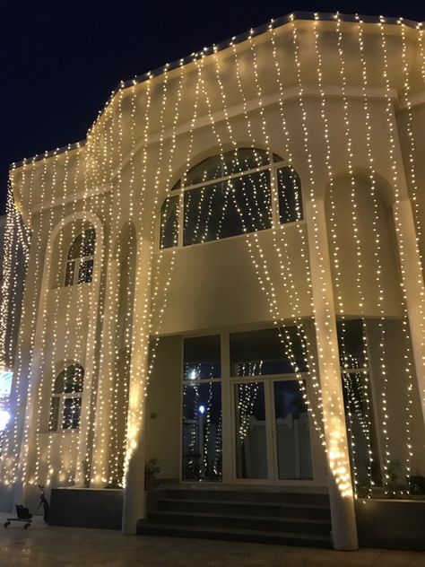 Wedding House Lighting Indian, Shadi Wala Ghar Decor, Shaadi Wala Ghar Decoration, Punjabi Wedding Aesthetic, Punjabi Wedding Decorations, Shadi Wala Ghar, Shaadi Wala Ghar, Qatar Wedding, Desi Party