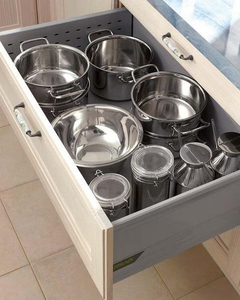 25 Modern Ideas to Customize Kitchen Cabinets, Storage and Organization Kitchen Drawer Organization Ideas, Drawer Organization Ideas, Pan Storage, Diy Organizer, Drawer Organization, Kitchen Cabinet Drawers, Kitchen Drawer Organization, Organized Living, Kitchen Drawer