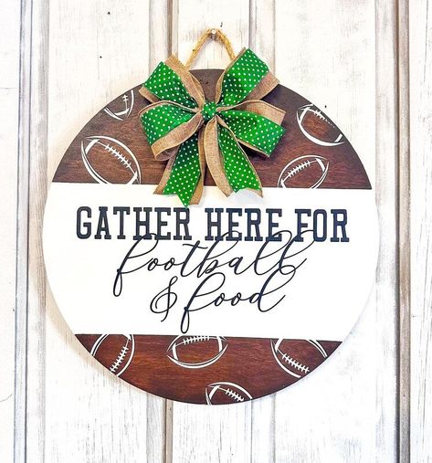 18"  Round Door Hanger - Gather Here for Football & Food | Creekside Place Designs Football Door Hangers, Football Spirit, Round Door Hanger, Sports Decor, Welcome Friends, Round Door, Football Food, Sports Decorations, Thanksgiving Decorations