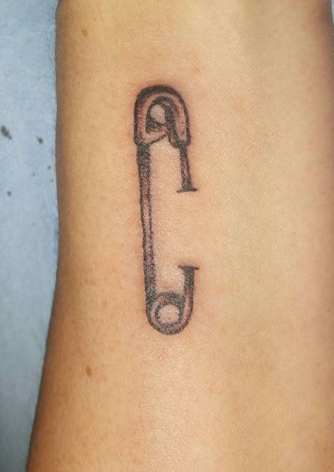 Safety Pin Tattoo Meaning, Safety Pin Heart Tattoo, Pin Tattoo Ideas, Safety Pin Tattoo, Friendship Pins, Pin Tattoo, Sewing Tattoos, Baby Angel Tattoo, Farm Painting