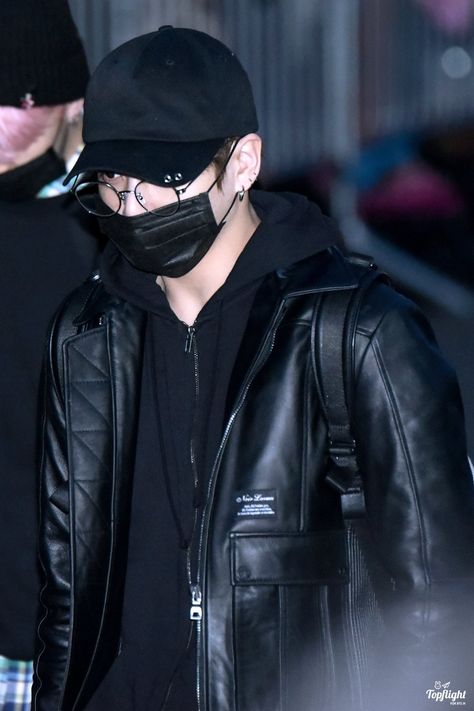 “© TOPFLIGHT | Do not edit.” Taehyung Style, Bts Mafia, Jeongguk Jeon, Jungkook Oppa, Wearing All Black, Celebrity Style Red Carpet, Jungkook Aesthetic, All Black Outfit, Jung Kook