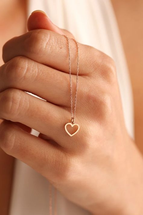 14k Gold Necklace Minimalist Heart Necklace Real Gold Jewelry Dainty Gold Jewelry Handmade Necklaces Everyday Necklace Gift for Mom - Etsy Gold And Stone Jewelry, Minimalist Necklace Silver Unique, Gold Simple Necklace, Everyday Gold Necklace, Everyday Necklace Simple, Gold Jewelry Women, Simple Gold Necklace, Jewelry Necklace Simple, Real Gold Necklace