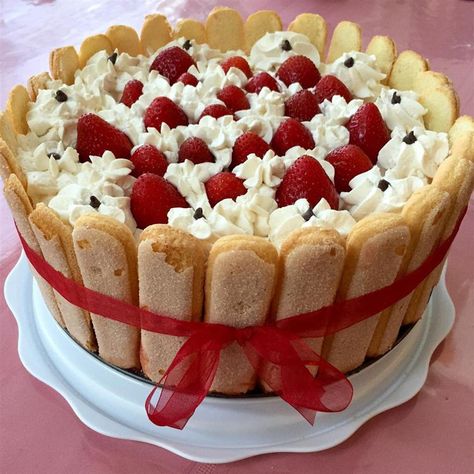 Fancy Looking Desserts, Easy Fancy Desserts, Strawberry Torte, Creme Brulee Desserts, Oatmeal Pie, Best Banana Pudding, Torte Cupcake, Strawberry Dessert Recipes, Strawberry Dessert