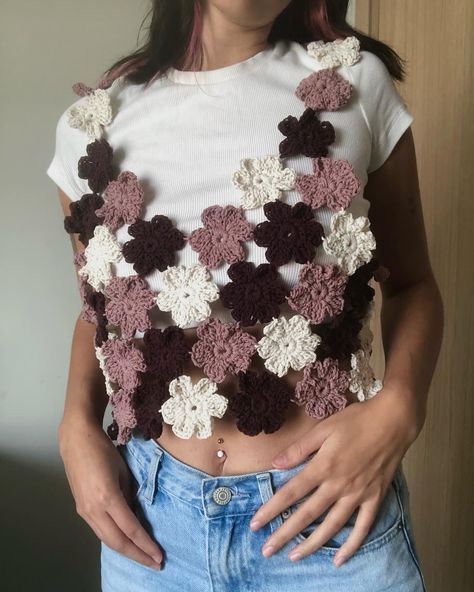 More amazing testers! My Daisy chain top pattern is now live 🌼 Thank you so much to everyone involved 💗 ⭐️ Testers featured ⭐️ @jodie.worton @roby_stylings @jen.oreillyy @crochetbybrea @bloombymael @yellow.makes @nightmoon.studio @sa.crochet_ @sunr.ayes @mebhmusic Realm Designs, Devin Brugman, Floral Vests, Sweater Vests, Chain Top, Daisy Chain, Fun Fashion, Cute Crochet, Top Pattern