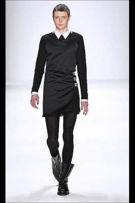 Feminine Masculinity, Feminine Menswear, Feminine Men, Pantyhose Skirt, Men Wearing Skirts, Black Opaque Tights, Fashion Week Berlin, Gender Fluid Fashion, Genderless Fashion