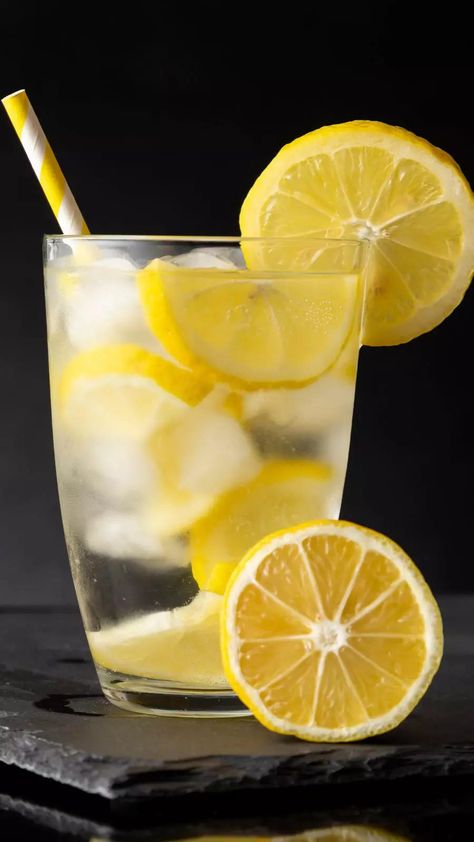 Lemon Water Challenge, Lemon Drinks, Lemon Infused Water, Turkey Dressing, Hot Lemon Water, Ginger Drink, Water Challenge, Lemon Detox, Warm Lemon Water