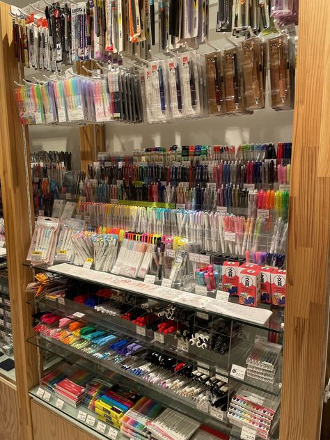 loft shinjuku stationery shopping in japan frixion highlighters mildliners review Stationary Shop Aesthetic, Cool Things For School, Stationery Shop Aesthetic, Japanese Stationery Aesthetic, Loft Japan, Cute Stationery Aesthetic, Back To School Things, School Supplies Store, Stationary Shopping