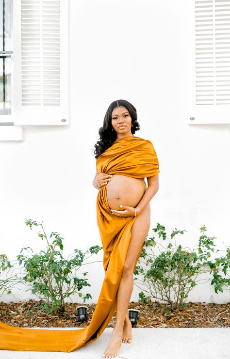 Maternity Photography Elegant, Maternity Black Women, Outside Maternity Pictures Black Women, Black Women Maternity Shoot Photo Ideas, Maternity Photography Black Women, Maternity Photography Ideas Black Women, Nigerian Maternity Shoot, Maternity Photoshoot Ideas Black Women, Maternity Photo Shoot Ideas Black Women