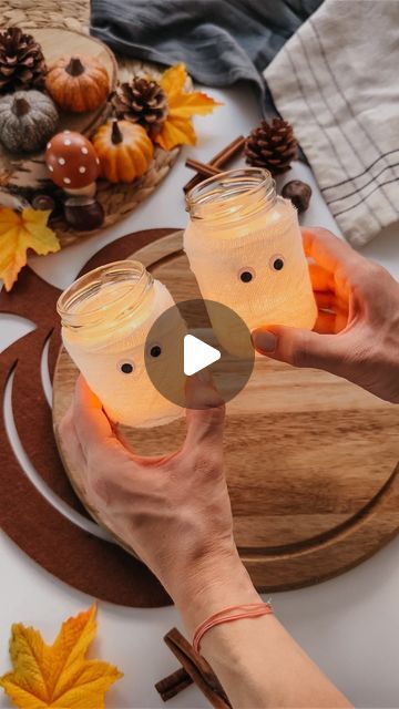 Ghost Lights Diy, Halloween Eyes Decorations, Ghost Decorations For Halloween, Ghost Jar, Halloween Candles Diy, Diy Ghost Decoration, Diy Candles Video, Diy Ghost, Halloween Camping