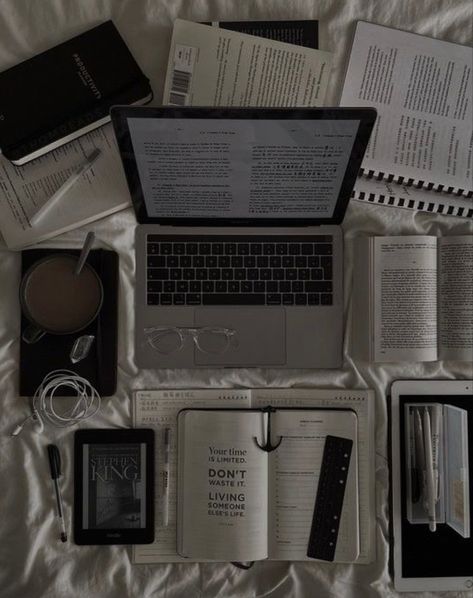 Black And White Study Aesthetic, Study Aesthetic Black, Work Aesthetic, Study Board, Study Organization, Study Pictures, Study Smarter, Study Aesthetic, Work Motivation