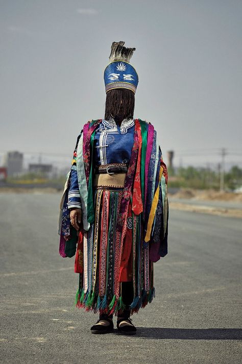 Image of Mongolian shaman in Hohhot, by Ken Hermann Mongolian Shaman, Mongolian Traditional Clothing, Mongolian Clothing, Spirit Clothing, People Of The World, World Cultures, Fashion Costume, Central Asia, Spirit Animal