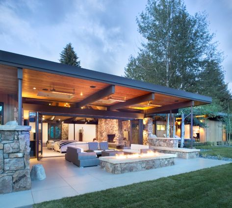 Spotlight on Aspen - Mountain Living Modern Nest, Design Per Patio, Covered Patio Design, Modern Patio Design, Whitefish Montana, Backyard Pavilion, Living Modern, Mountain Living, Modern Backyard