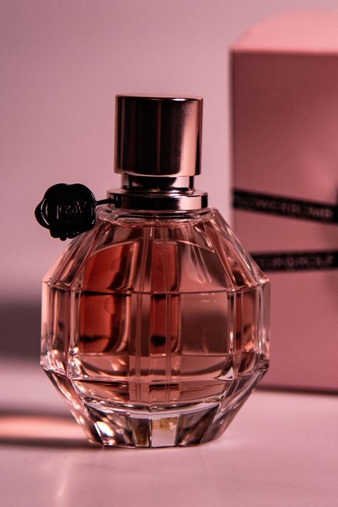 Flowerbomb Aesthetic, Flower Bomb Perfume, Flower Bombe Parfum, Flowerbomb Perfume, Perfume Aesthetic, Model Shots, Perfume Ad, Perfume Collection Fragrance, Dior Perfume