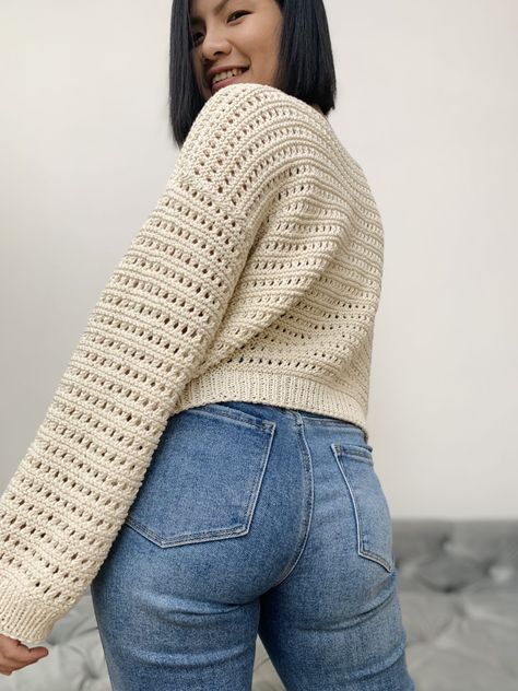 Knitted Sweater Pattern (Free in XS-XXL) - KnitcroAddict Knitted Sweater Pattern, Crochet Jumper Pattern, Ladies Cardigan Knitting Patterns, Knitting Patterns Free Sweater, Knitting Patterns Free Scarf, Sweater Knitting Pattern, Crochet Sweater Pattern Free, Jumper Knitting Pattern, Crochet Tops Free Patterns