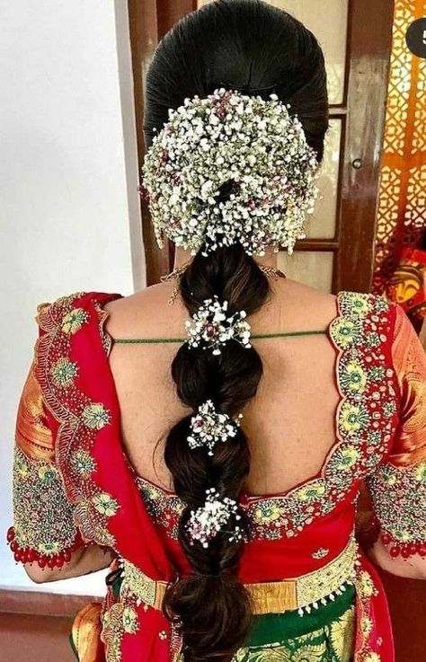 Messy Braided Hairstyles, Reception Hairstyles, Bridal Hair Decorations, Minimalist Hair Accessories, Bridal Hairstyle Indian Wedding, Hair Style On Saree, Engagement Hairstyles, Bridal Hairdo, Traditional Hairstyle