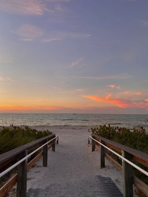 Beach Boardwalk Aesthetic, Boardwalk Sunset, Pic Inspo Beach, Virginia Beach Boardwalk, Myrtle Beach Trip, Boardwalk Beach, Boat Sunset, Beach Pic Inspo, Sunset Pretty