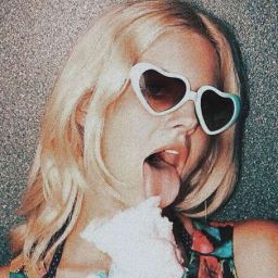 ·Stranger Things· Mike Y Tu - [[c a p i t u l o 1]] - Página 2 - Wattpad Lizzy Grant, Shaped Sunglasses, Heart Shaped Sunglasses, Lana Del Rey, A Woman, Sunglasses, Wall