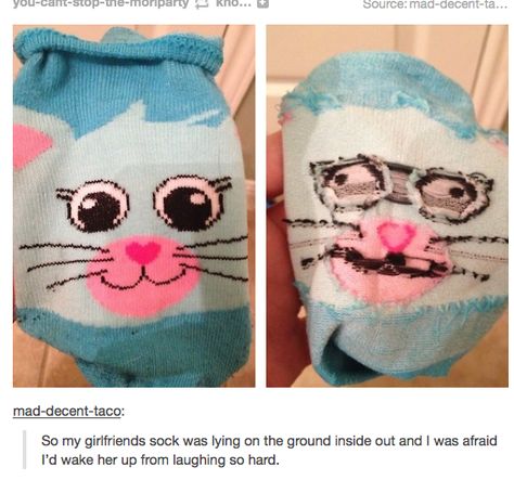 This sock. | 19 Photos That Will Make You Laugh Without Knowing Why Behind Blue Eyes, 웃긴 사진, Memes Humor, Laughing So Hard, Funny Pins, Best Funny Pictures, Tumblr Funny, Funny Laugh, Bones Funny