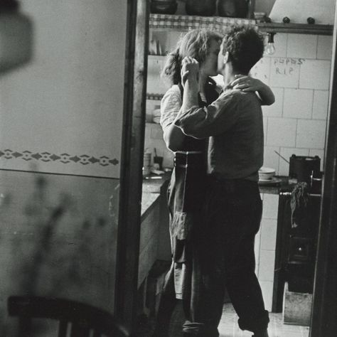 When people look at my pictures, I want them to feel the way they do when they want to read a line of a poem twice.

Robert Frank #photography #art #photos #blackandwhite Eliot Erwitt, Elliott Erwitt Photography, Christophe Jacrot, Dancing In The Kitchen, Elliott Erwitt, Diane Arbus, Robert Frank, Steve Mccurry, Martin Parr