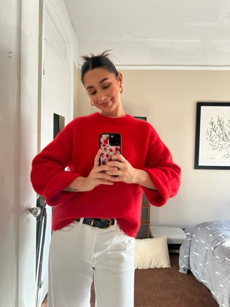 #ootd #fashion #redsweater #winteroutfit #outfits Red Crew Neck Outfit, Pink And Red Sweater Outfit, Red Oversized Sweater Outfit, Red Sweater Outfit Aesthetic, Therapist Fits, Red Jumper Outfit, Print Sweater Outfit, Causal Chic Outfits, Red Sweater Outfit