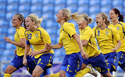 Swedish women's soccer team. Sweden Football, Worldcup Football, Us Womens Soccer Team, Sweden Women Football Team, Usa Womans Soccer, Girls Soccer Team, Swedish Women, Swedish Girls, Football Players Images