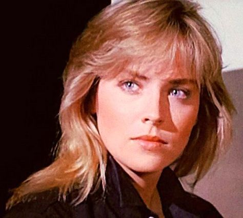 Sharon Stone Hair, Sharon Stone Movies, Girl Country Singers, Sharon Stone Short Hair, Sharon Stone Hairstyles, 80s Hair And Makeup, The Ascent, Ideal Girl, Basic Instinct