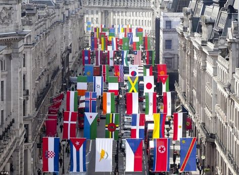 #RegentStreet 206 flags #London2012 #Olympics #socialsummer #sociallifestyle Flags Aesthetic, Decorating With Flags, Letterpress Greeting Cards, Regent Street, Flags Of The World, World Trade, World Trade Center, National Flag, Photography Lovers