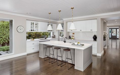 Kitchen - Bayville Modern Hamptons Kitchen, Hamptons Style Bedrooms, Hampton Style Kitchen, Hamptons Style Interior, Hamptons Kitchen, Model Dapur, Modern Hampton, Shaped Kitchen, Classic Kitchen