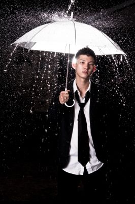 Best Rainy Day Movies - stay in and enjoy a cheap date night at home! Rain Shoot, Umbrella Photoshoot, Rain Photoshoot, Rainy Photoshoot, Rainy Day Movies, Male Modeling, Rainy Day Photos, Men Poses, Umbrella Photography