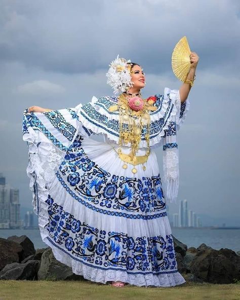 Panamanian Women, Panama Culture, Traditional Attires, Culture Clothing, National Dress, Folk Dresses, My Heritage, Mexican Art, World Cultures