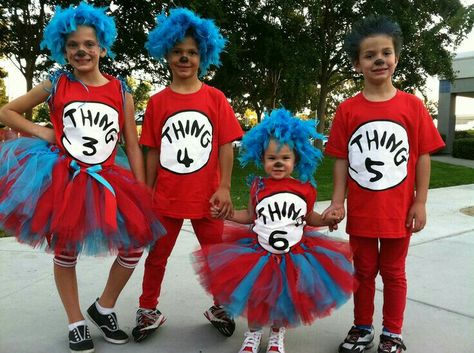 Thing 1 and Thing 2 Costume Ideas For 4, Seuss Costumes, Dr Seuss Costumes, 2 Halloween Costumes, Seuss Party, Dr Suess, Up Costumes, Group Halloween Costumes, Family Costumes