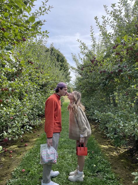 It's officaly fall which means its time to go do my favorite fall tradition apple picking! Fall Dating Aesthetic, Apple Picking Couples Photos, Pregnant Apple Picking Outfit, Apple Picking With Boyfriend, Apple Picking Aesthetic Couple, Apple Picking Engagement Photos, Fall Couple Photos Ideas, Fall Boyfriend Pictures, Apple Picking Couple Pictures